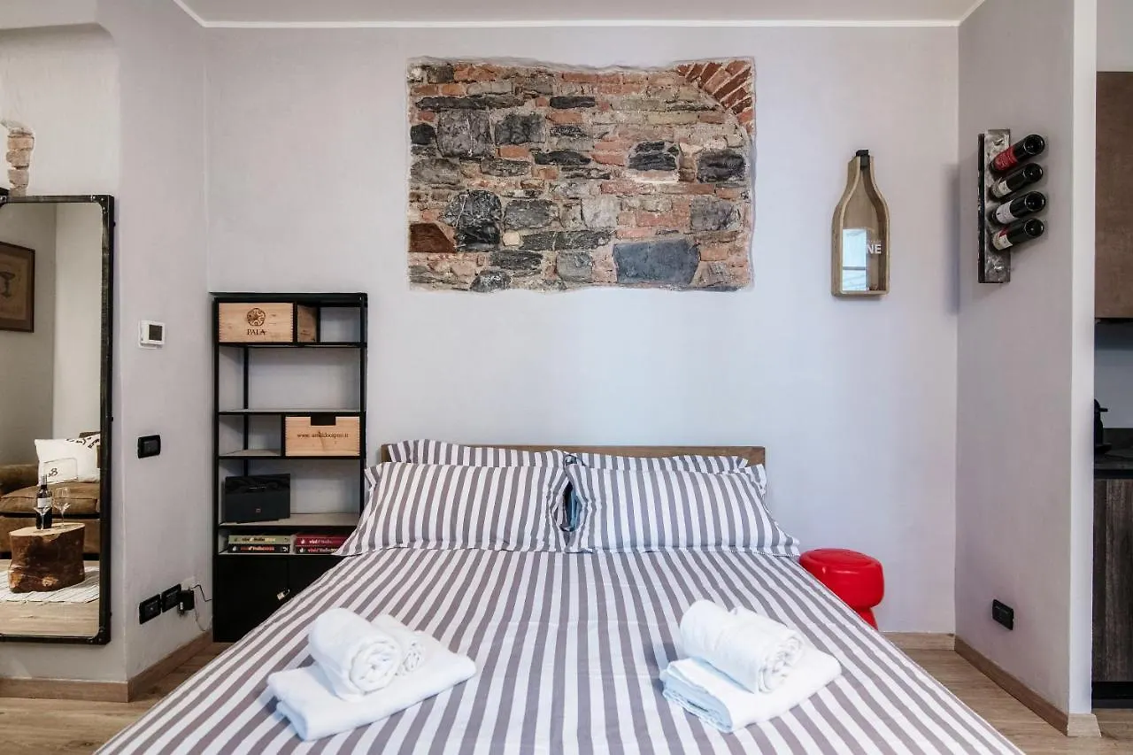 Wine House - The House Of Travelers Apartment Como Italy