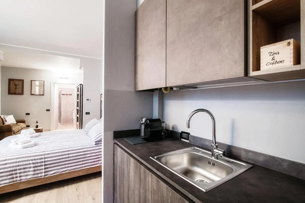 Wine House - The House Of Travelers Apartment Como 0*,  Italy
