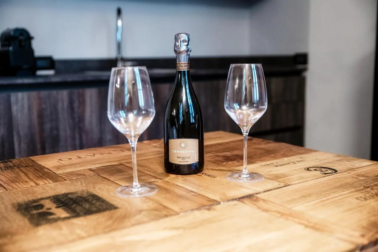 Апартаменты Wine House - The House Of Travelers Комо Италия