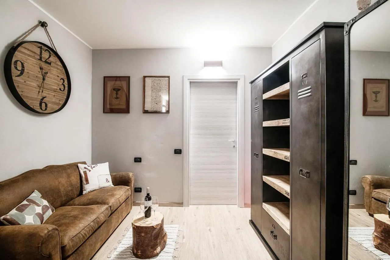 Wine House - The House Of Travelers Apartment Como