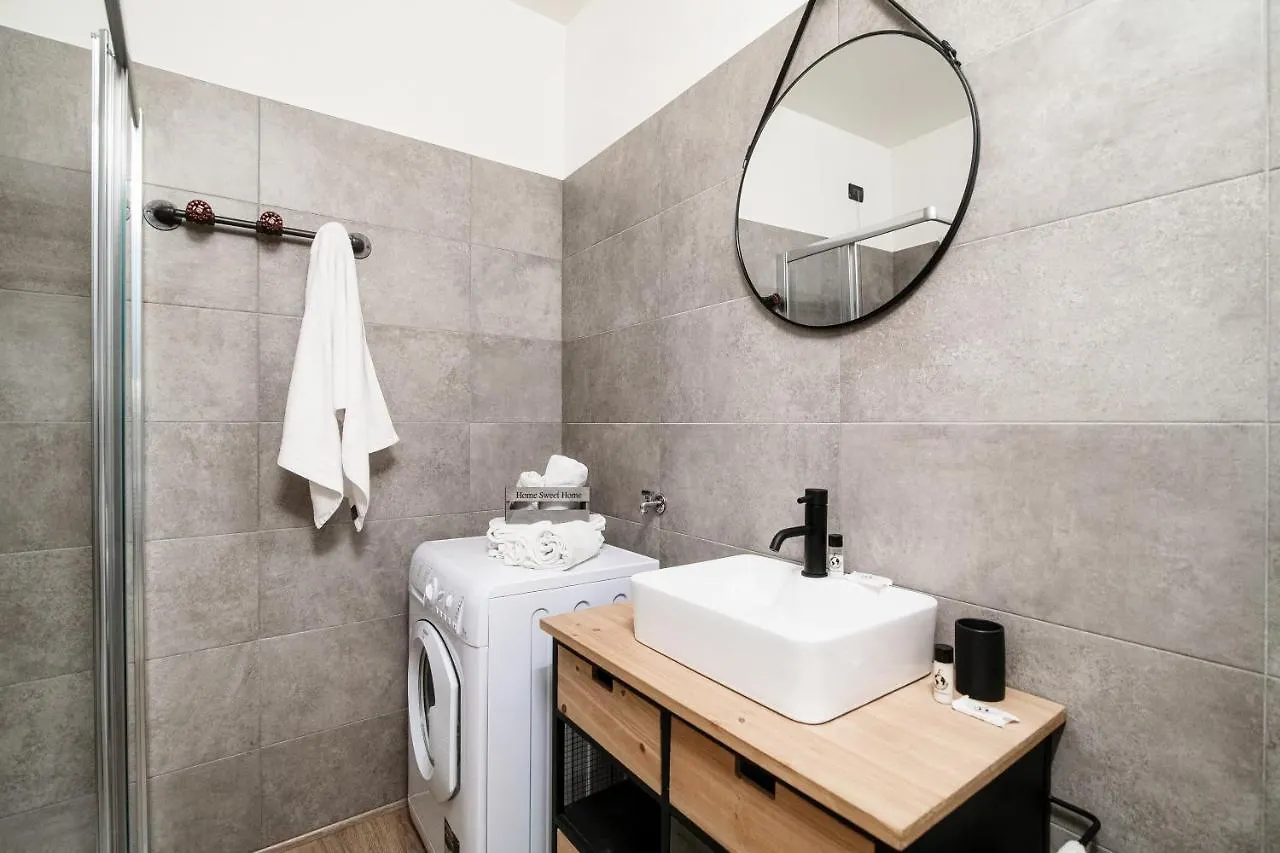 Wine House - The House Of Travelers Apartment Como
