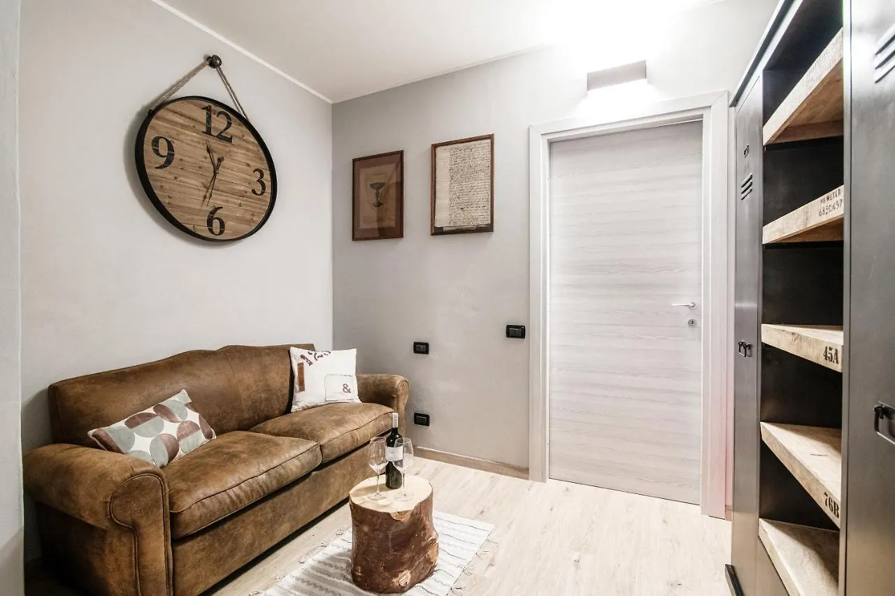 Wine House - The House Of Travelers Apartment Como Italy
