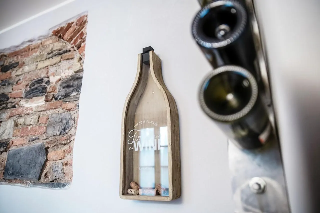 Wine House - The House Of Travelers Apartment Como